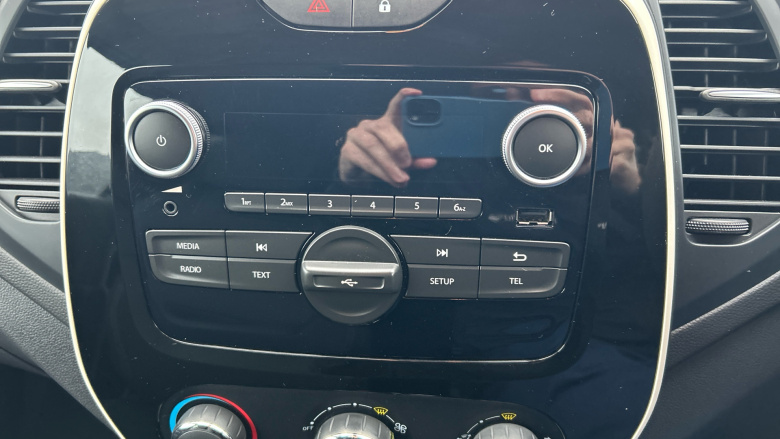 Renault Captur 0.9 TCE 90 Play 5dr Petrol Hatchback